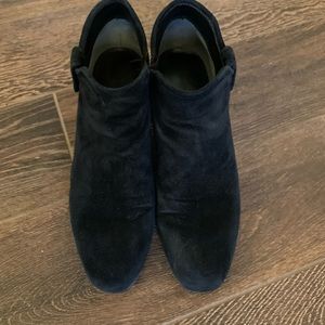 Suede women booties, very comfortable